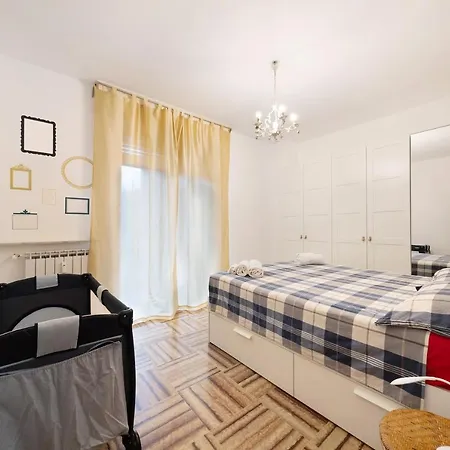 The Riviera Apartament